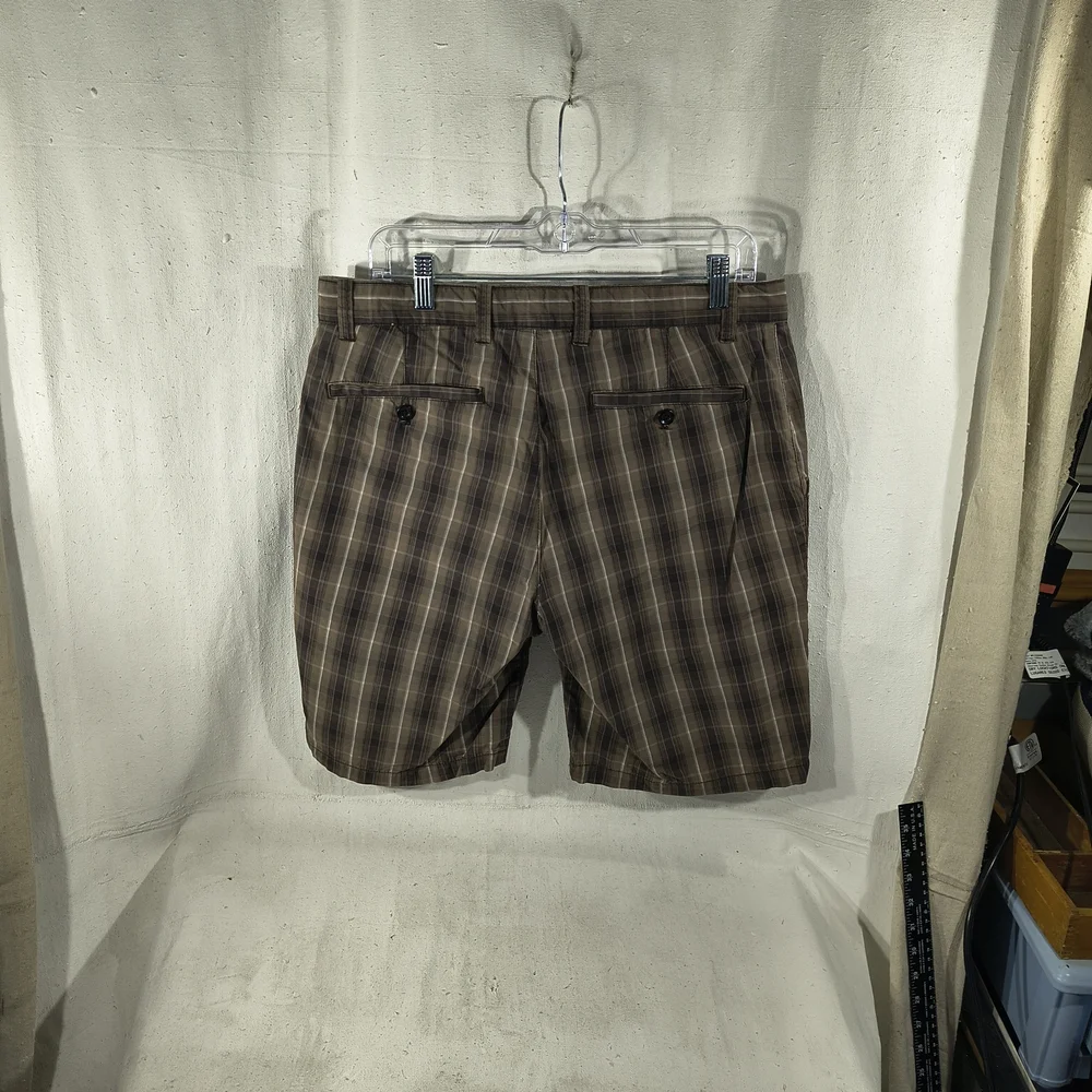 Island Republic Men's Size 32 Brown And Tan Plaid Shorts